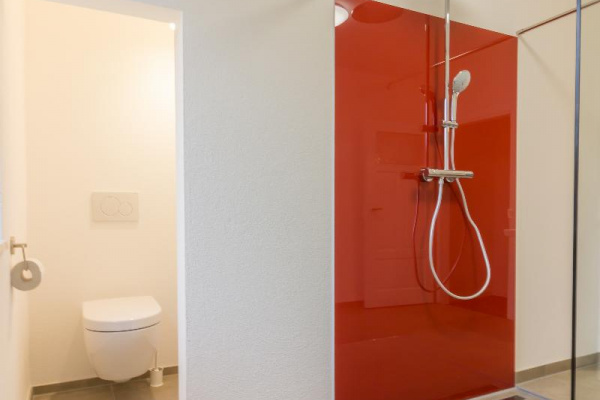 Wunderbar Duschen – die verglaste Dusche ist  bodengleich