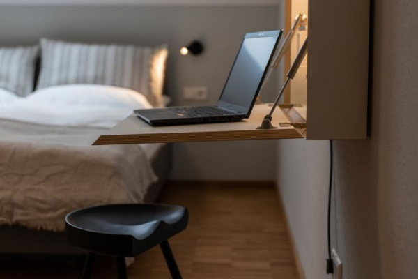 Wandsekretär von Müller Möbel