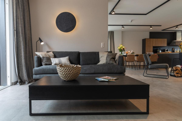 Offen für Alles. Ess– und Wohnzimmer sind samt Küche ohne trennende Wände vereint