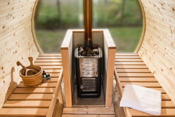 Ab Mitte Februar gibt es eine Sauna mit Blick in den Garten!